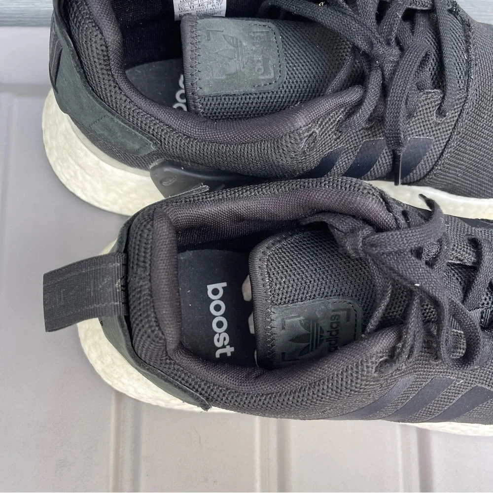 Adidas NMD R2 Core Black Sneakers Size 11.5 Men’s Lace Up Style White Outsole